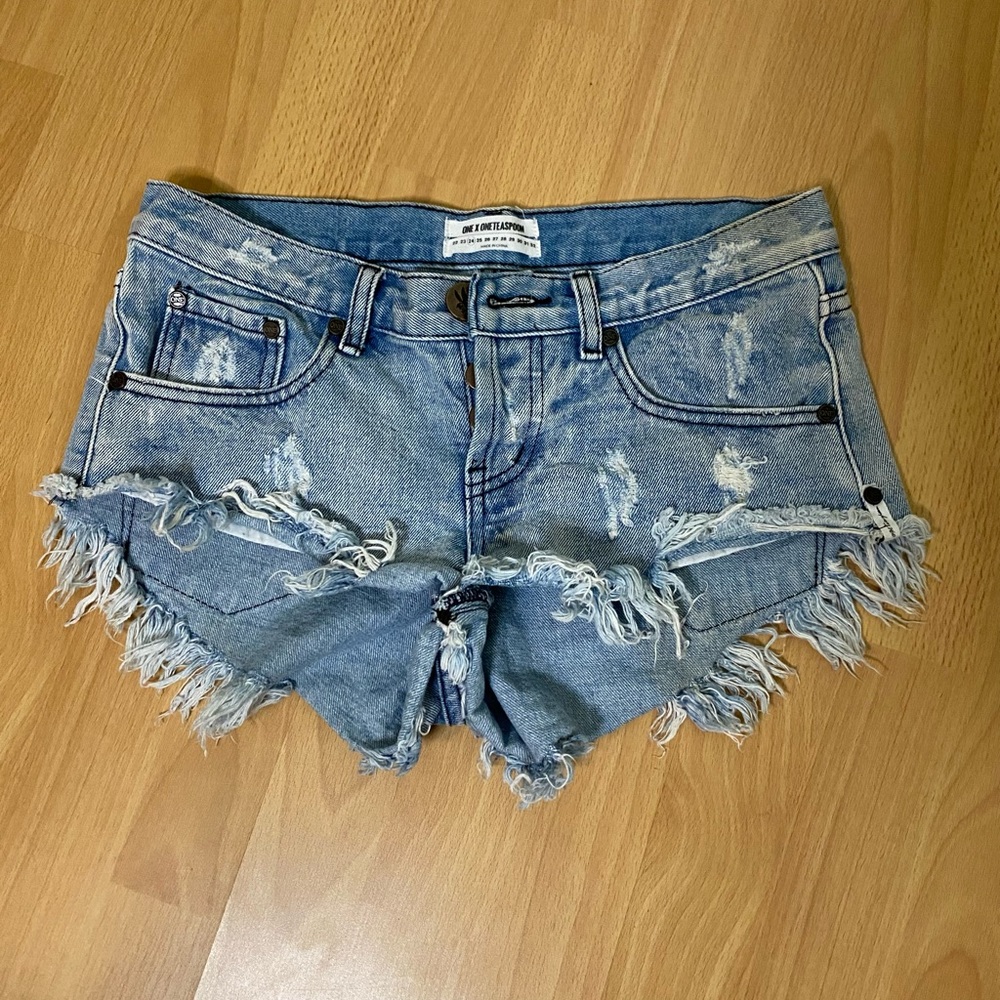 24W One Teaspoon Distressed Bonitas Shorts